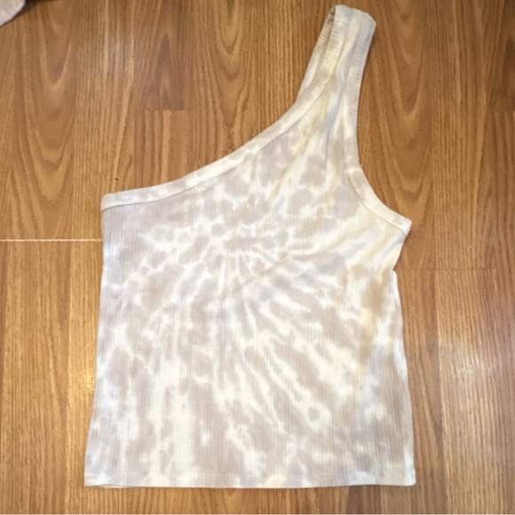 Stylish Women's Tops Collection - Picture 9 of 14